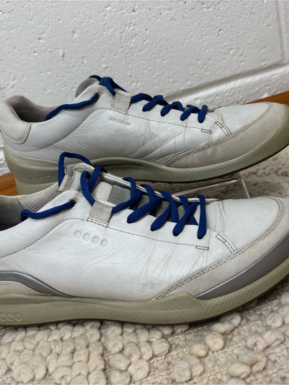 Ecco White Leather Men's Golf Shoes with Blue Laces